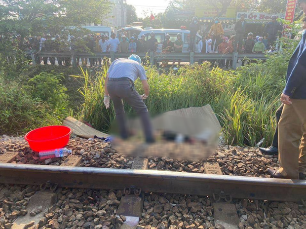 Nằm trên đường ray, người đàn ông bị tàu hỏa tông chết thảm