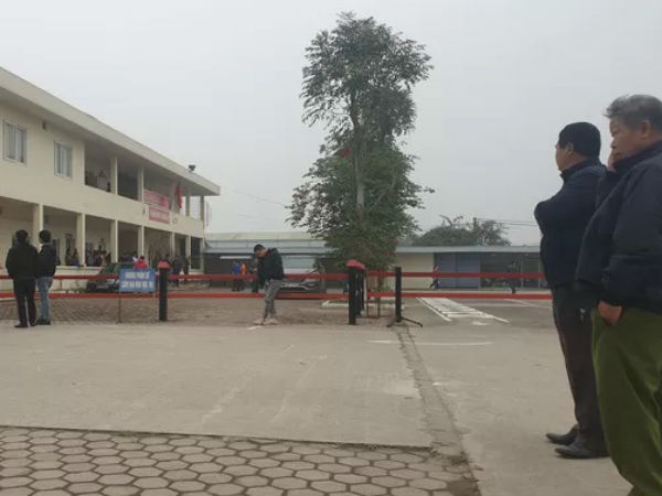 Nghe tin học phí sắp tăng, người dân ồ ạt đi học lái xe ô tô