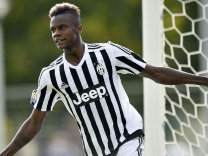 Báo Italy: Cựu cầu thủ đội trẻ Juventus nhiễm Covid-19