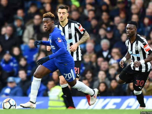 FIFA xiết quy định về việc cho mượn cầu thủ