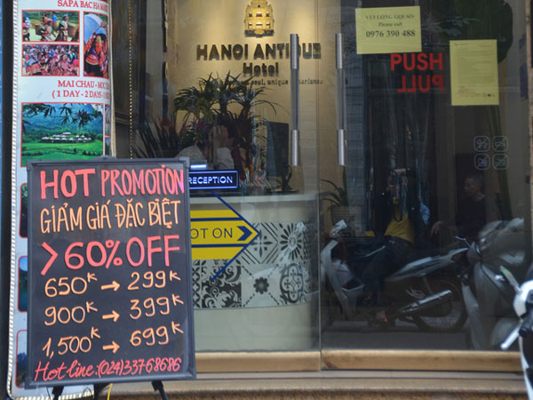 Ảnh: Hàng loạt khách sạn ở Hà Nội đóng cửa, giảm giá đến 60% vẫn ế khách giữa mùa dịch Covid-19