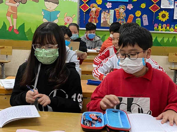 TP.HCM, Hà Nội lấy ý kiến phụ huynh về việc đi học lại từ 2/3