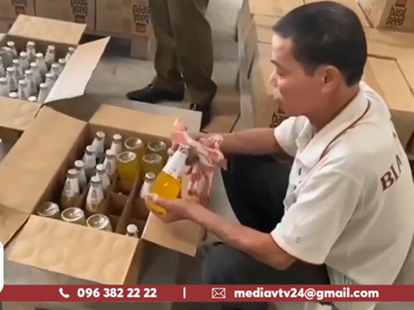 Hàng nghìn chai nước ngọt hết hạn sử dụng cả năm được 'hô biến' thành sản phẩm mới