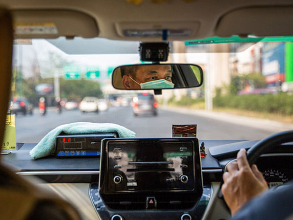 Những tài xế taxi nhiễm virus corona từ du khách nước ngoài và nỗi niềm cay đắng khi lăn bánh trong mùa dịch
