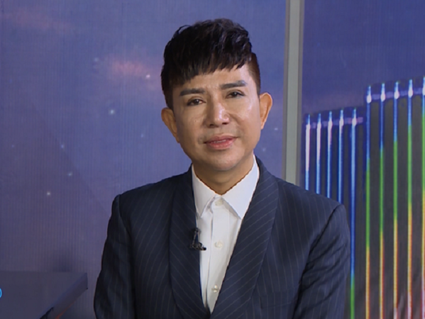 Sau vụ Long Nhật kể bị bắt ở động mại dâm nam, vợ anh uất nghẹn: 'Con có cha mà trở thành con hoang'