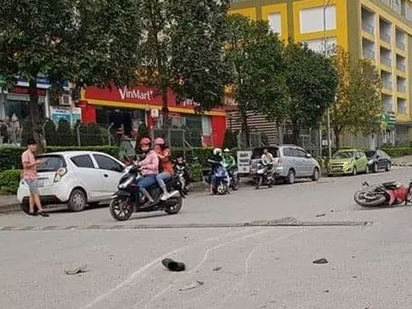 Hà Nội: Truy tìm xe bán tải gây tai nạn khiến 2 cha con bị thương