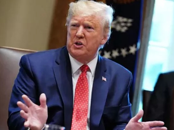 Tổng thống Trump trấn an người Mỹ không nên quá hoảng sợ sau ca tử vong vì COVID-19