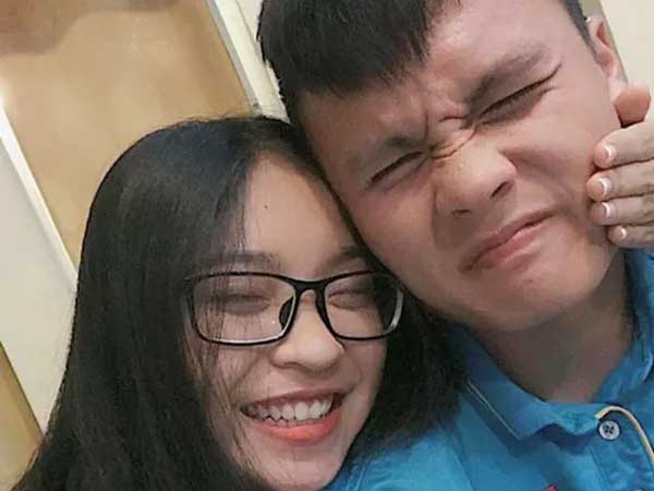 Những đồn thổi về chuyện tình hợp tan của Quang Hải, Văn Hậu, Bùi Tiến Dũng