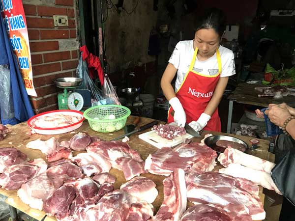 Giá thịt lợn bất ngờ tăng mạnh, trên đà chiếm đỉnh kỷ lục
