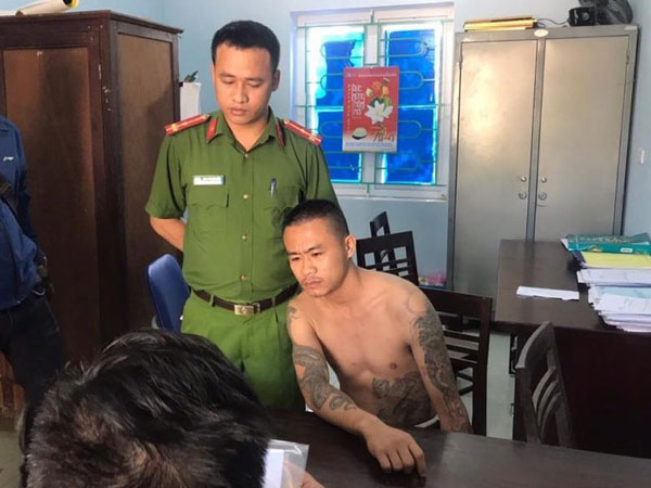 Bé trai 6 tuổi bị nam thanh niên dùng gậy đánh nhập viện