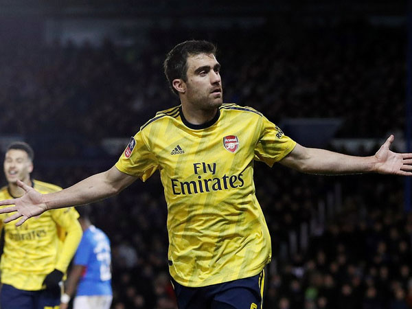 Portsmouth 0-2 Arsenal: Chiến thắng của những Hoàng tử bé trên vùng Disneyland