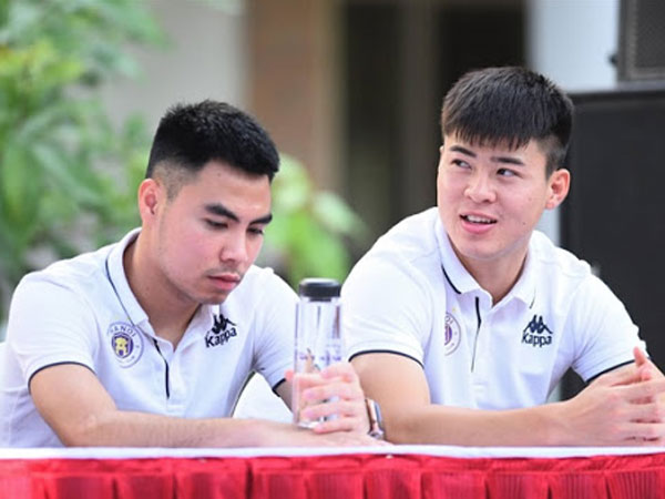 Cậu bạn thân 10 năm Đức Huy lên tiếng động viên giữa lúc Duy Mạnh dính chấn thương nặng