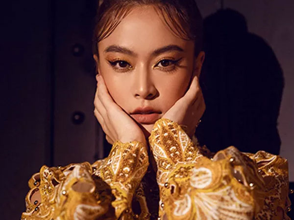 Hoàng Thùy Linh - nữ ca sĩ 'phá đảo' giải thưởng 'Làn sóng xanh' giàu có như thế nào?