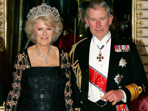 Cung điện Buckingham đưa ra thông báo mới về ngôi vị Hoàng hậu trong tương lai của Hoàng gia Anh, báo hiệu một sự đổi thay chưa từng có
