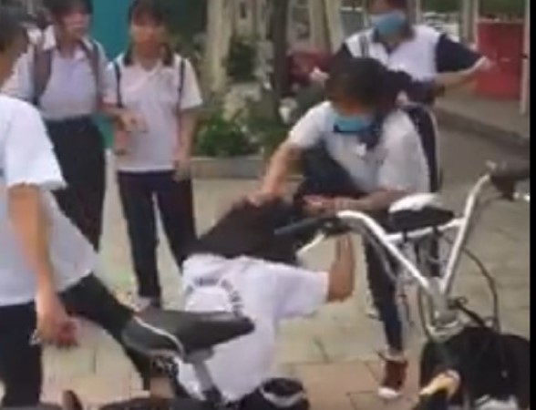 'Giáo viên che giấu việc nữ sinh bị đánh là không chấp nhận được'