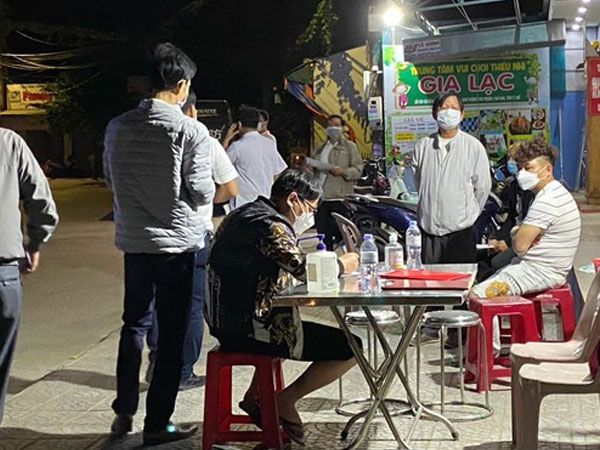 Xem xét trục xuất 4 người Trung Quốc sang Việt Nam trốn Covid-19