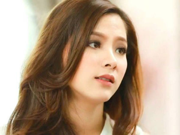 Nghe lời cô bạn thân ly hôn chồng, 5 tháng sau biết tin cô ấy kết hôn, tôi sững sờ tới chết lặng khi vừa thấy mặt chú rể