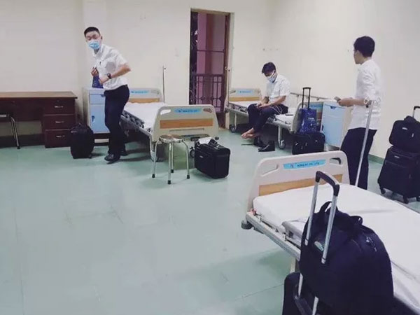 Sức khỏe tiếp viên trên chuyến bay với bệnh nhân thứ 17 nhiễm Covid-19 hiện ra sao?