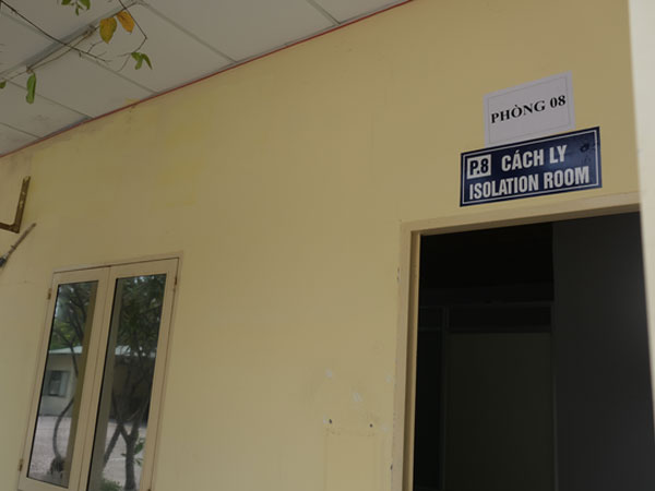 Trở về từ Trung Quốc không khai báo y tế, cô gái 25 tuổi được đưa vào khu cách ly