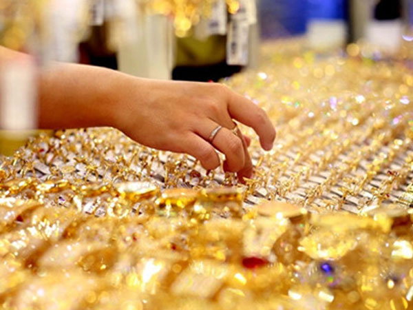 Giá vàng hôm nay 10/3: Giá vàng trong nước tiếp tục giảm
