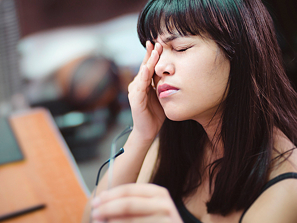 Làm thế nào để không cần chạm tay lên mặt?