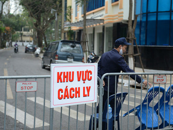 Hà Nội: Người tiếp xúc với bệnh nhân nhiễm Covid-19 ra khỏi nhà dù phải cách ly