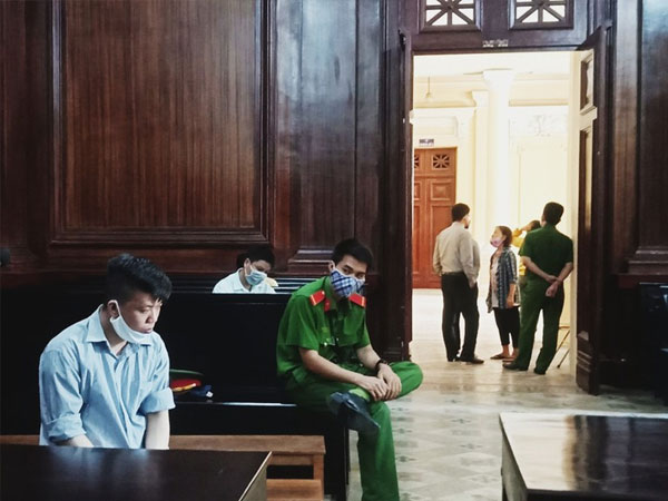 Không trả tiền đúng hẹn, nam nhân viên cắt tóc bị đâm tử vong