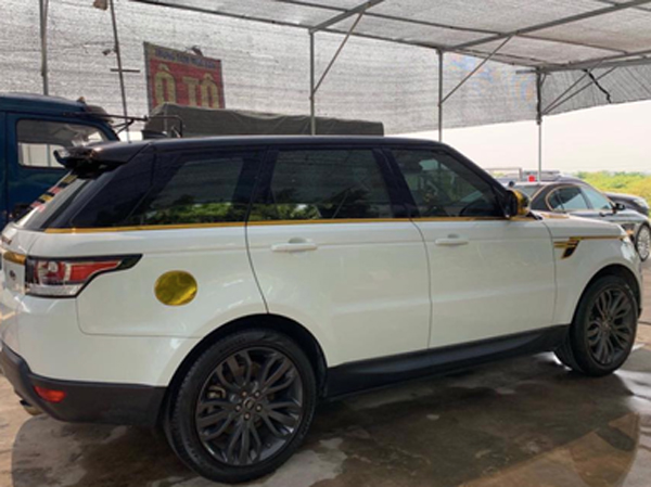 Gặp lại trai nghèo đã từng tỏ tình 6 năm trước trong buổi họp lớp, cô gái tiếc xót khi nhìn thấy xe sang tiền tỷ anh chàng đi