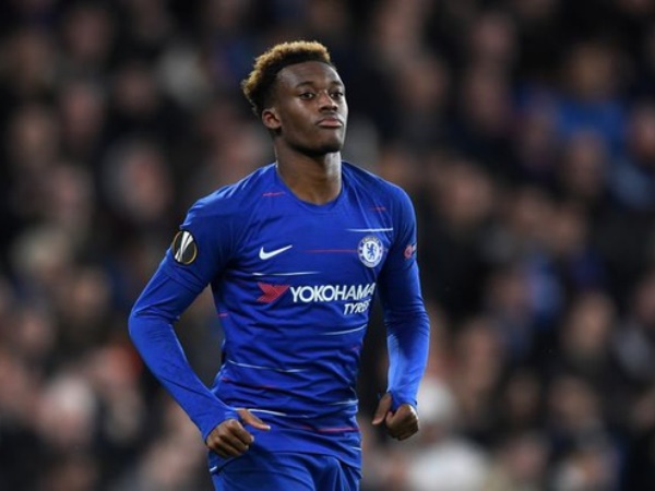 Hudson-Odoi dương tính với Covid-19, Chelsea cách ly toàn bộ đội hình
