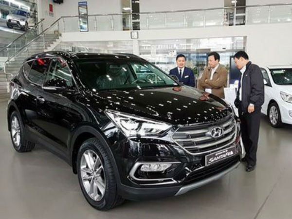 Khách Việt thờ ơ dù giá xe đua nhau giảm mạnh