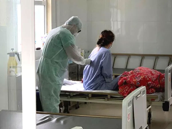 Phong tỏa bệnh viện Lao Phổi Quảng Ninh, nơi bố mẹ bệnh nhân số 52 làm việc