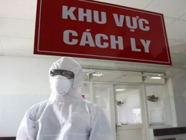 Đội phản ứng nhanh của BV Bạch Mai đến hỗ trợ BV Bệnh nhiệt đới điều trị bệnh nhân COVID-19 diễn biến nặng
