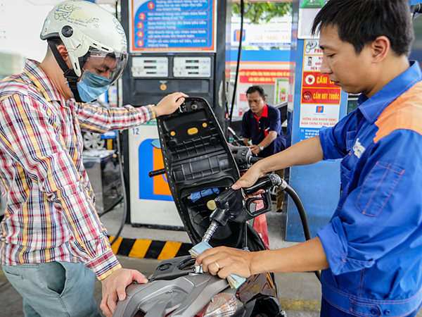 Giá xăng có thể giảm mạnh nhất từ năm 2019