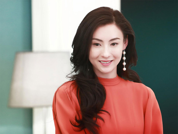 Sau ồn ào bị đuổi khỏi máy bay, Trương Bá Chi lại tiếp tục bị tố xấu tính, hách dịch khinh người