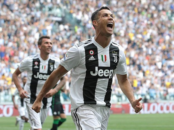 Juventus muốn 'trói chân' Ronaldo tới năm... 39 tuổi