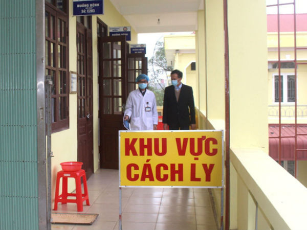 Nửa đêm, mẹ cô dâu phải đi cách ly vì bay cùng hành khách nhiễm COVID-19