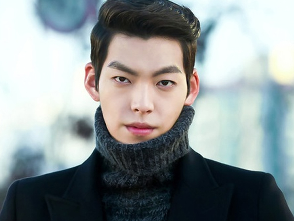 Rộ tin Kim Woo Bin nhiễm Covid-19, fan lo lắng tột độ cho tình hình sức khỏe của nam diễn viên