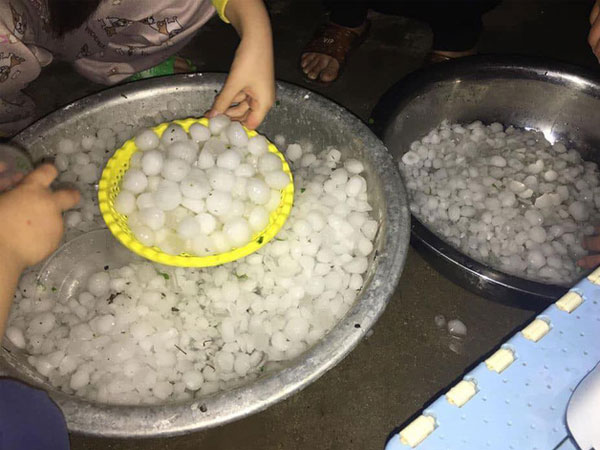 Mưa đá kinh hoàng ở Lai Châu, Lào Cai: Mật độ dày đặc, kích thước đá lên tới 2 - 3cm