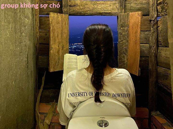 Khoe nhà vệ sinh có chiếc 'view tiền tỷ', cô gái trẻ khẳng định vào đây là 'nỗi buồn' nào cũng sẽ tan biến hết