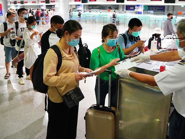 Bộ Y tế yêu cầu giải tỏa nhanh khách nhập cảnh, xét nghiệm tại nơi cách ly