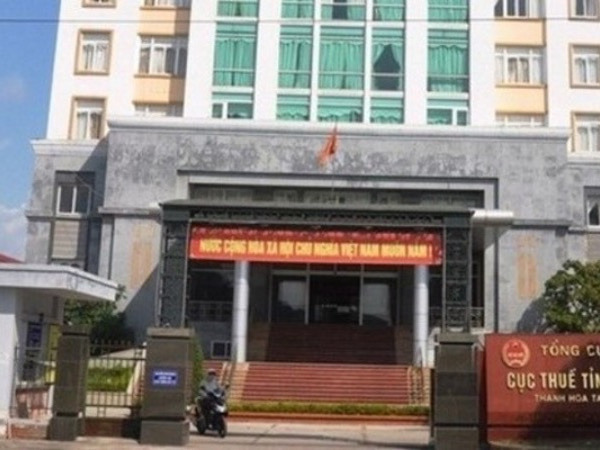 Trưởng phòng Cục Thuế Thanh Hóa bị bắt quả tang đang nhận tiền trên ô tô