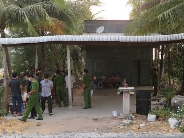 Con rể tâm thần chém chết mẹ vợ rồi tự sát