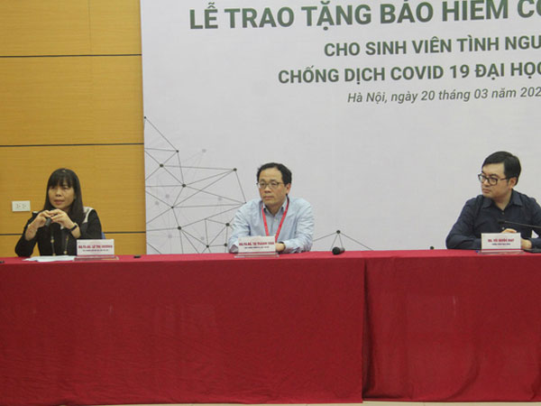 Trường ĐH Y Hà Nội đưa 100 sinh viên tình nguyện đi chống COVID-19: 'Chúng tôi luôn đặt sự an toàn sinh viên lên hàng đầu'