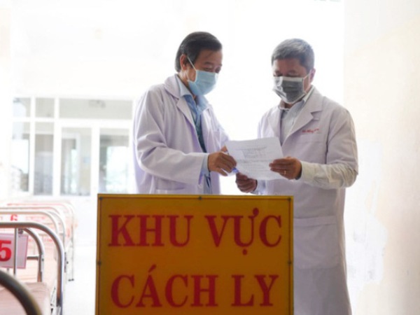 Thứ trưởng Bộ Y tế: 2 nữ điều dưỡng mắc COVID-19 không phải do lây nhiễm chéo trong bệnh viện