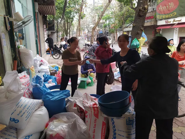 Việt Nam ghi nhận 85 ca nhiễm COVID-19, Bộ Công thương lên kế hoạch cung ứng hàng hóa vào vùng cách ly
