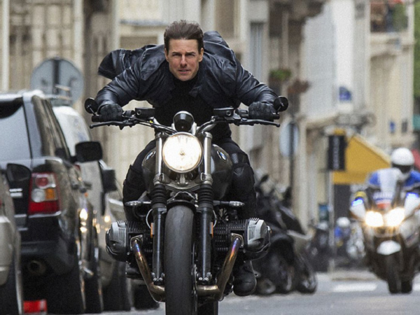 Giữa tâm dịch Covid-19, Tom Cruise vẫn miệt mài quay Nhiệm vụ bất khả thi, Minions hoãn chiếu