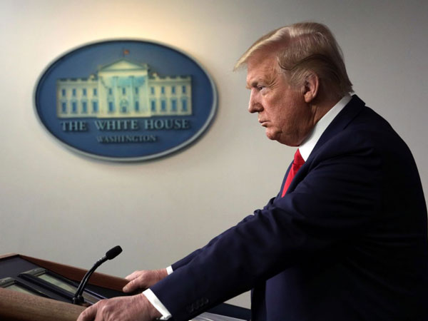 Đột ngột chuyển từ virus corona sang 'virus Trung Quốc': Ông Trump đang có ý định gì?