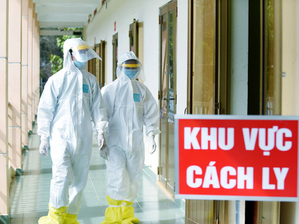 'Cảm ơn các bác sĩ, các anh bộ đội. Mọi người vất vả nhiều rồi!'