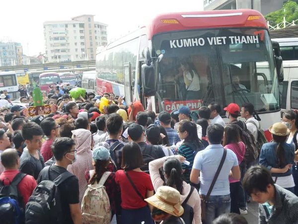 Phòng dịch Covid-19: Bắt buộc khai báo y tế với khách bay nội địa, đi xe khách, tàu hỏa