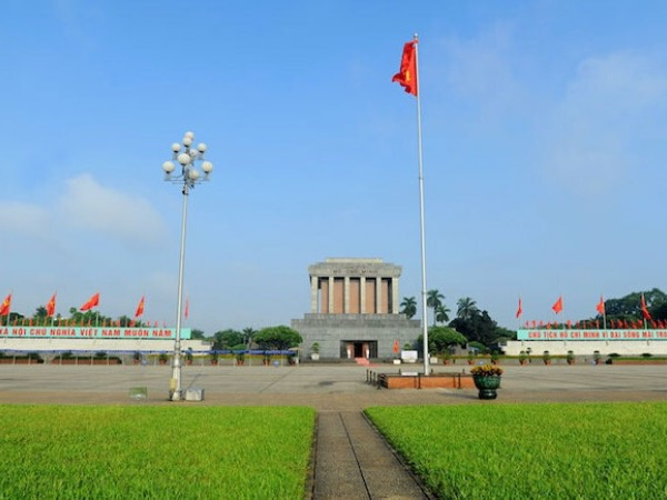 Lăng Chủ tịch Hồ Chí Minh ngưng đón khách